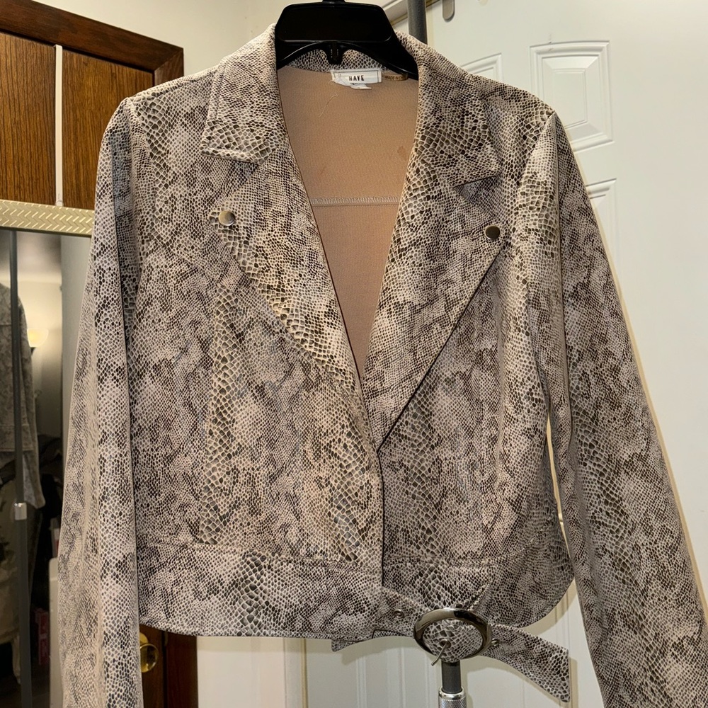 Blazer Bundle Size Large - image 6